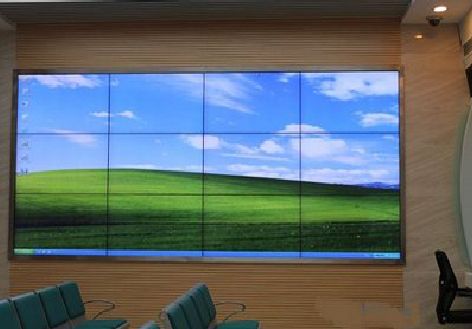 万州液晶拼接屏的另类用法。