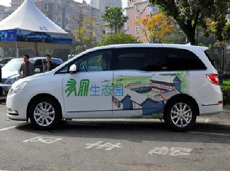 万州户外车贴喷绘如何保持效果?